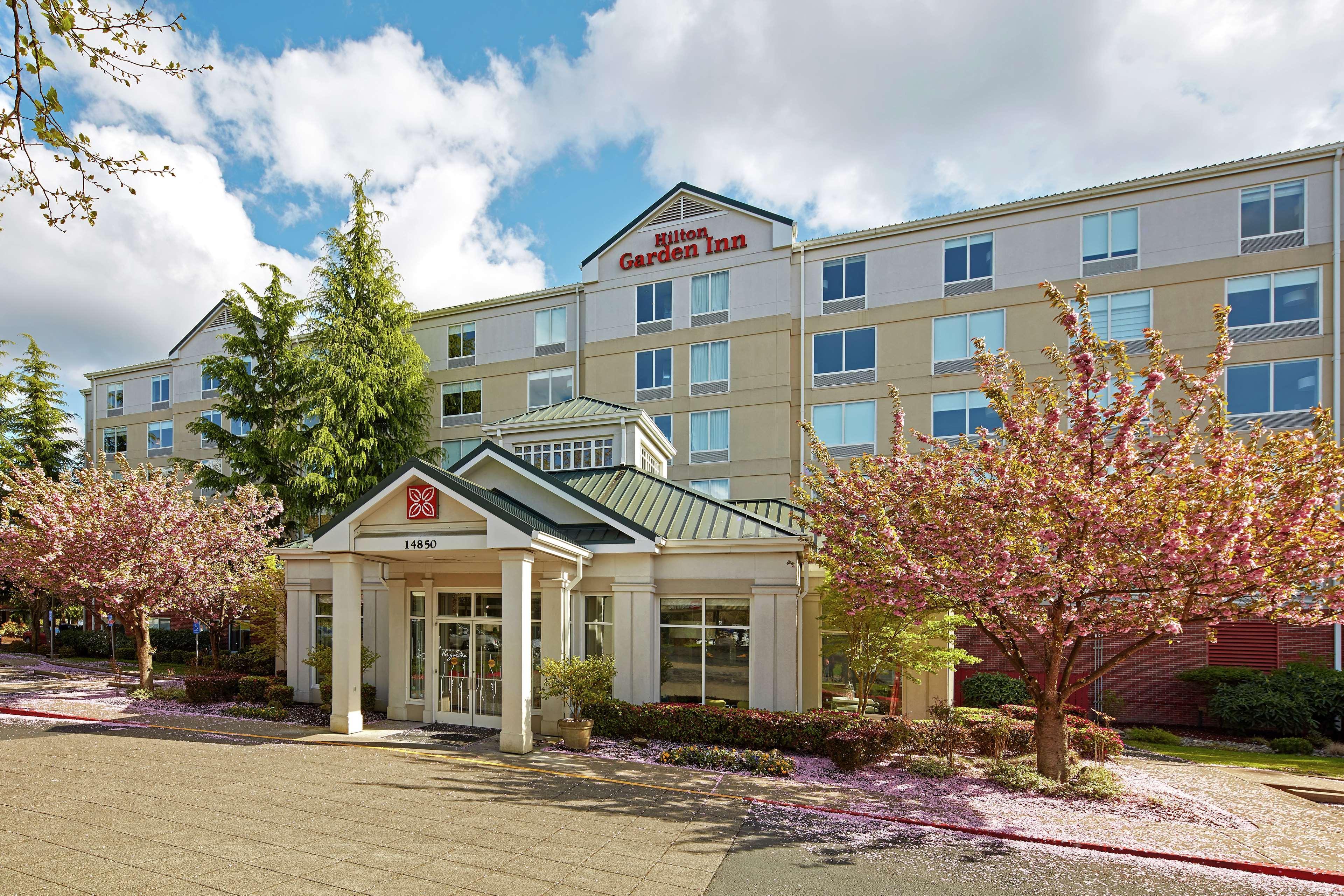 Hilton Garden Inn Portland Lake Oswego Exterior foto