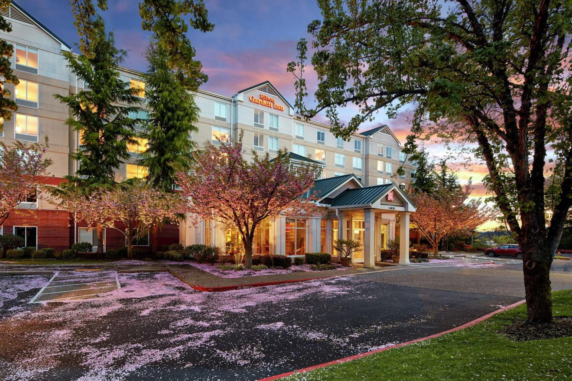Hilton Garden Inn Portland Lake Oswego Exterior foto