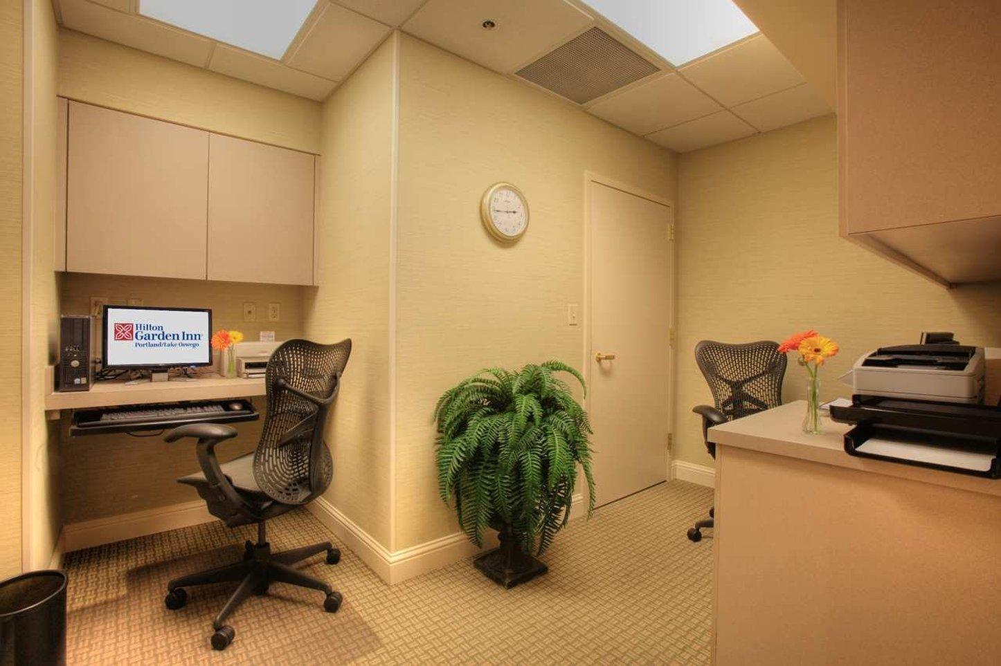 Hilton Garden Inn Portland Lake Oswego Exterior foto