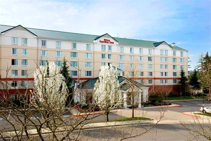 Hilton Garden Inn Portland Lake Oswego Exterior foto